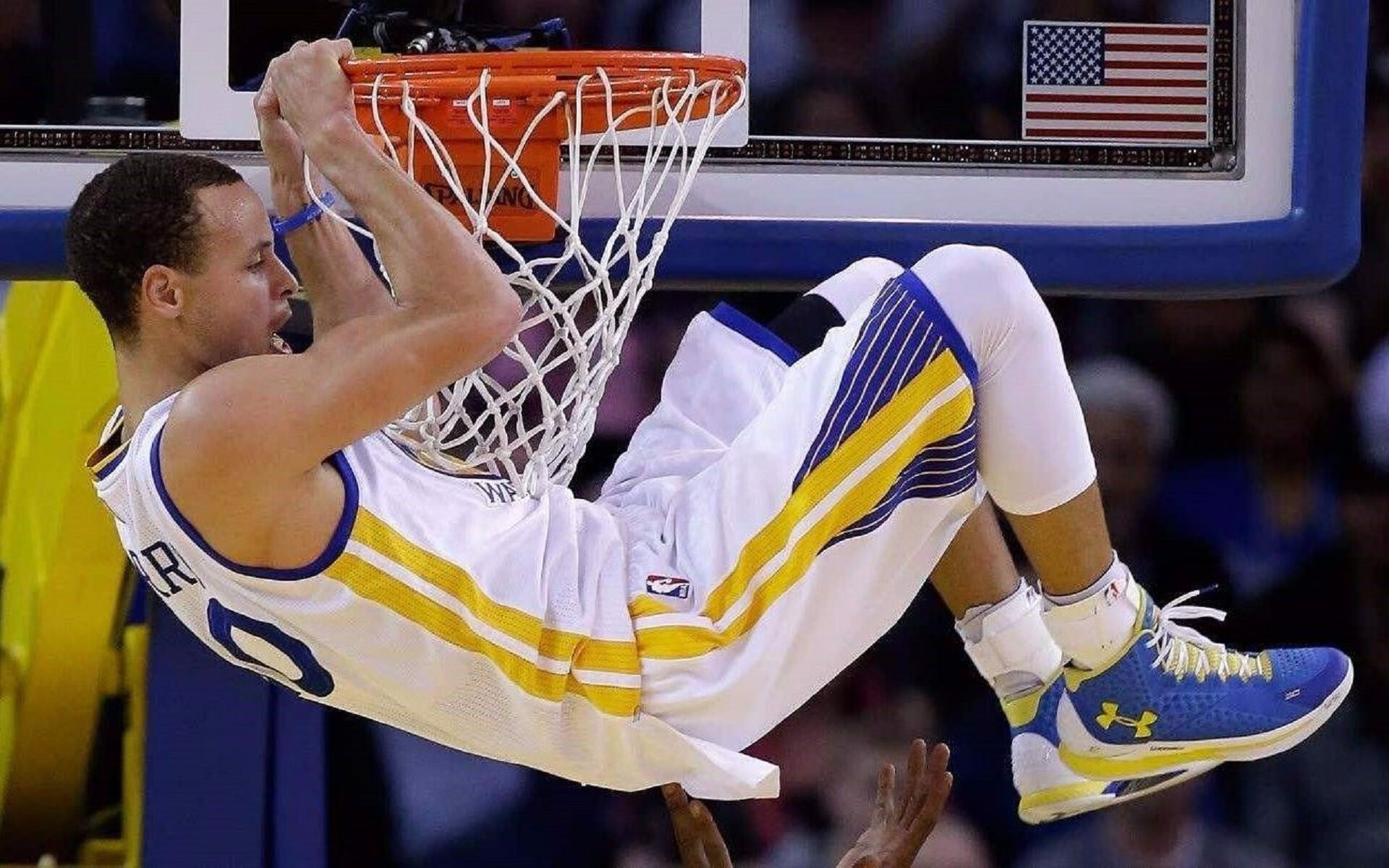 蓝鹰折翼,紫金锁链,当意甲焦点战的硝烟,遇上NBA最冰冷的铁幕